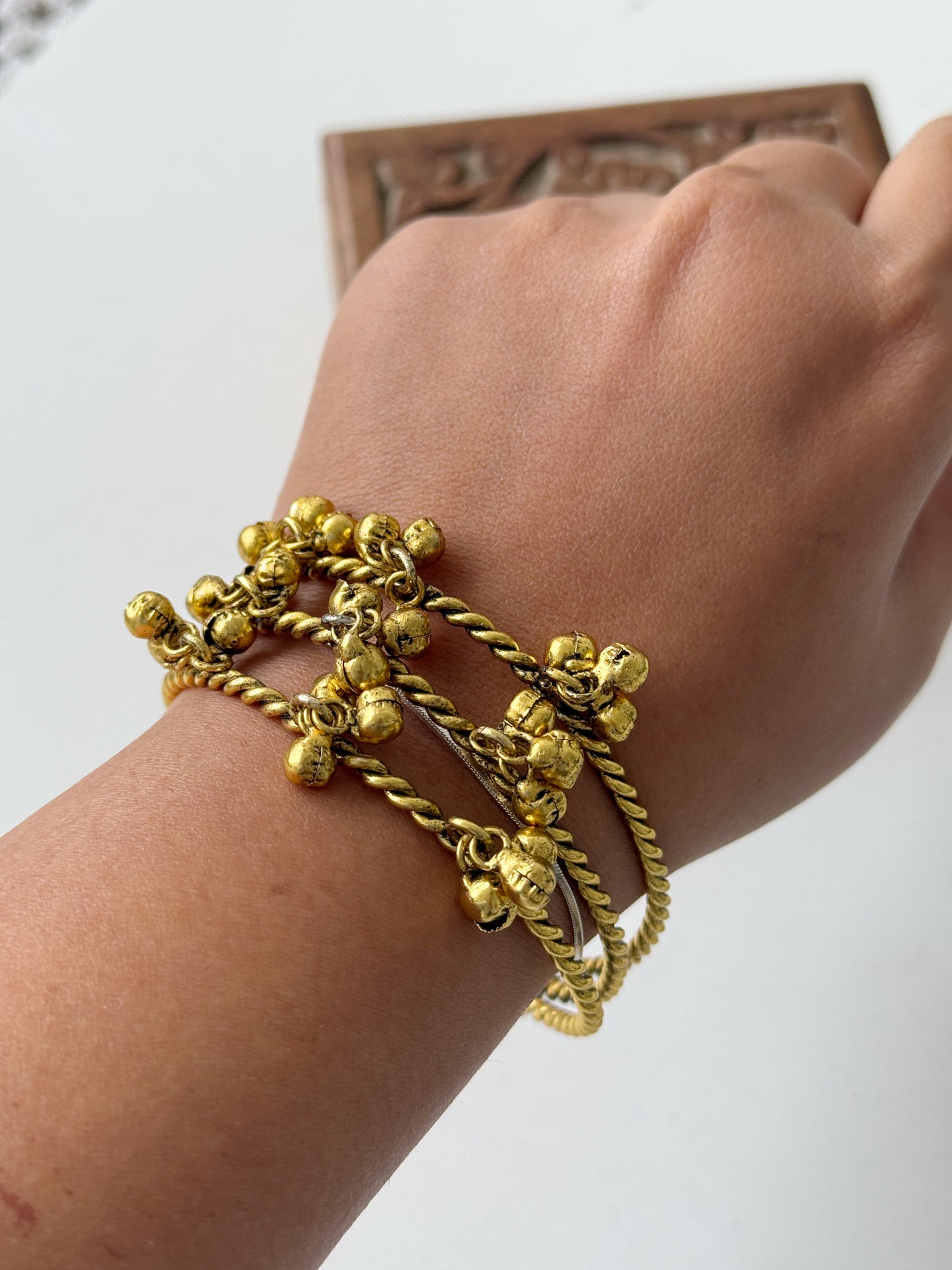 AARNA CUFF BANGLE