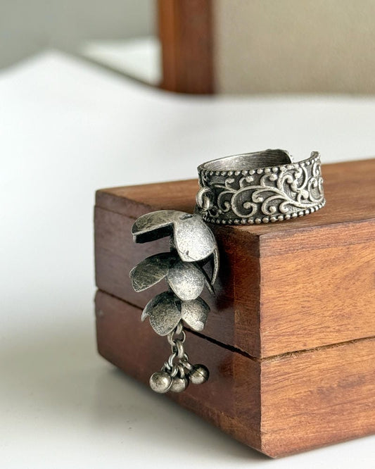 FLOWER LATKAN ADJUSTABLE RING