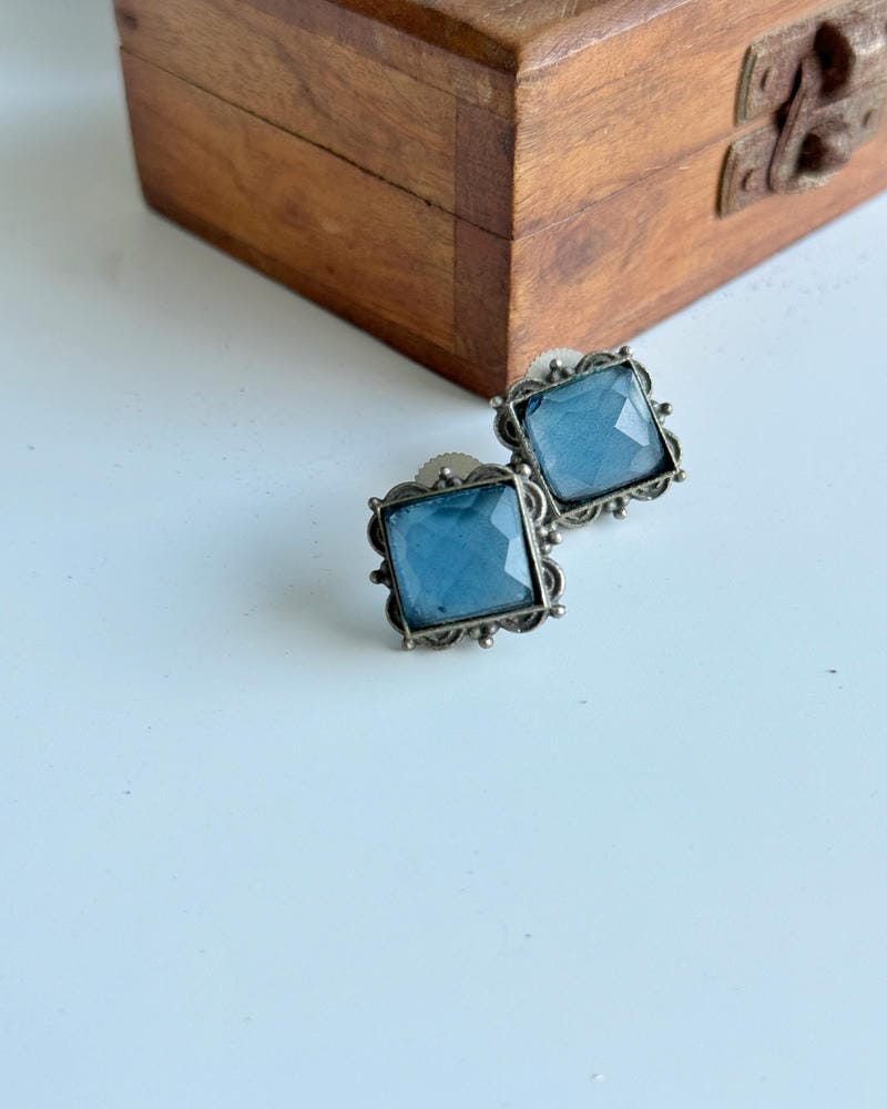 SUHANI STUDS