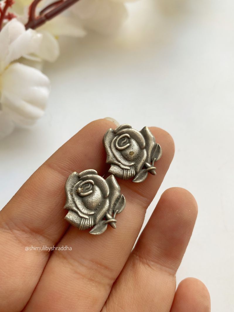 ROSE STUD EARRINGS