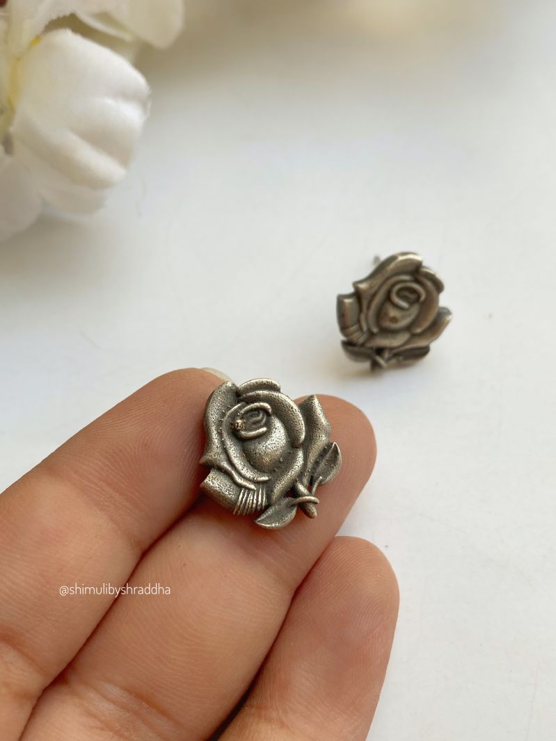 ROSE STUD EARRINGS