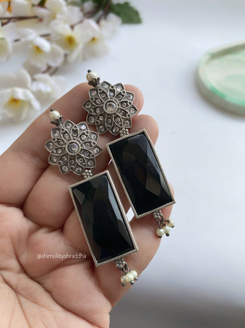 RIMSHA EARRINGS