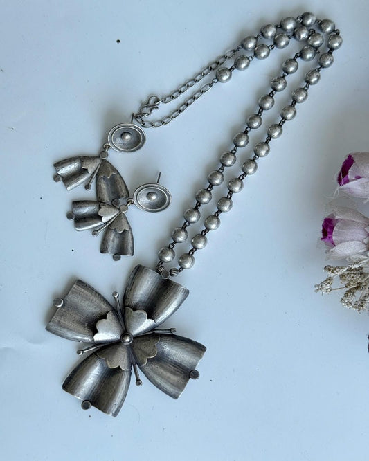 VEDIKA LONG NECKLACE SET