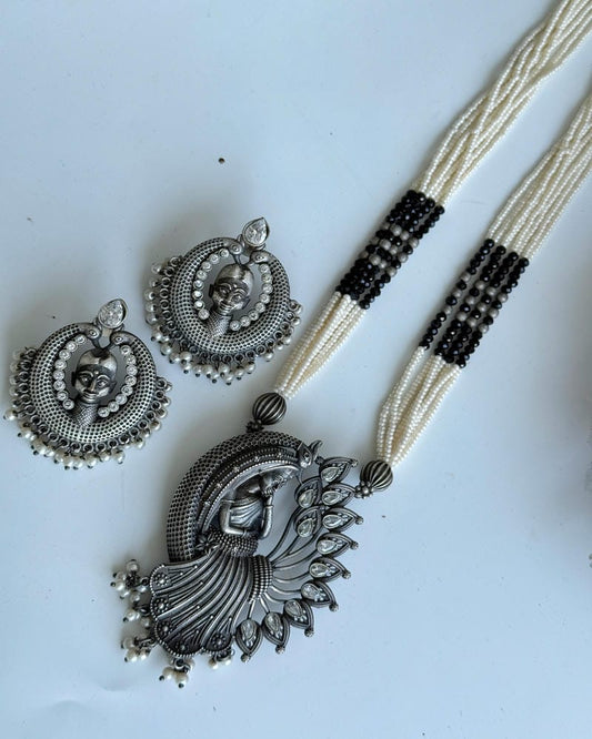RADHA RANI NECKLACE SET