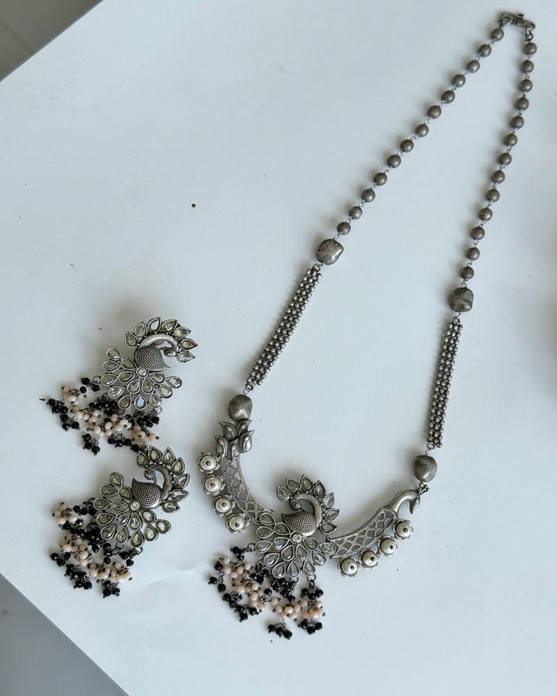 YAMINI NECKLACE SET