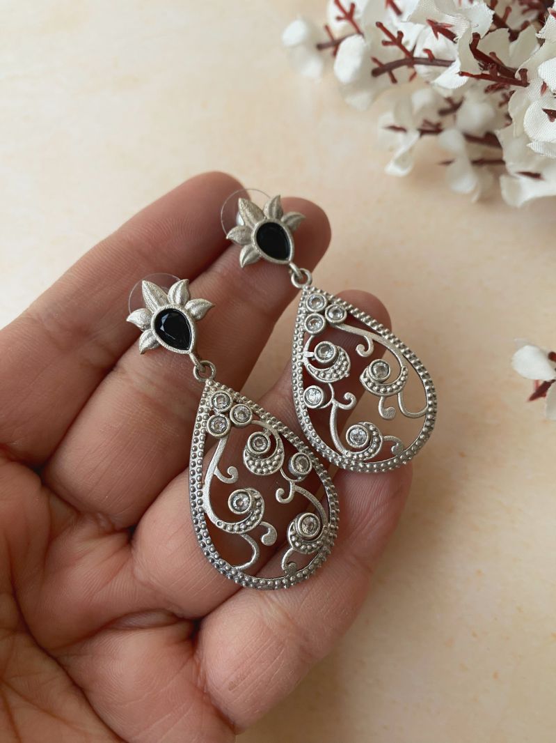 AYAANI EARRINGS