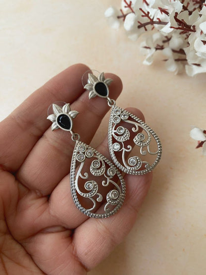 AYAANI EARRINGS