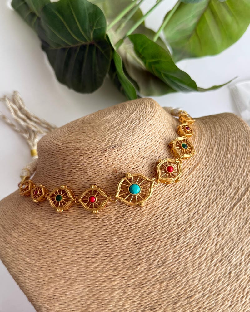DAMINI SLEEK CHOKER SET