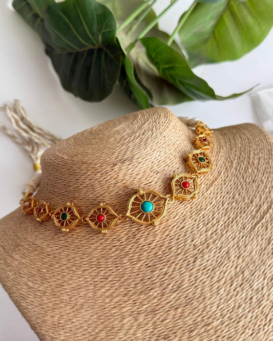 DAMINI SLEEK CHOKER SET