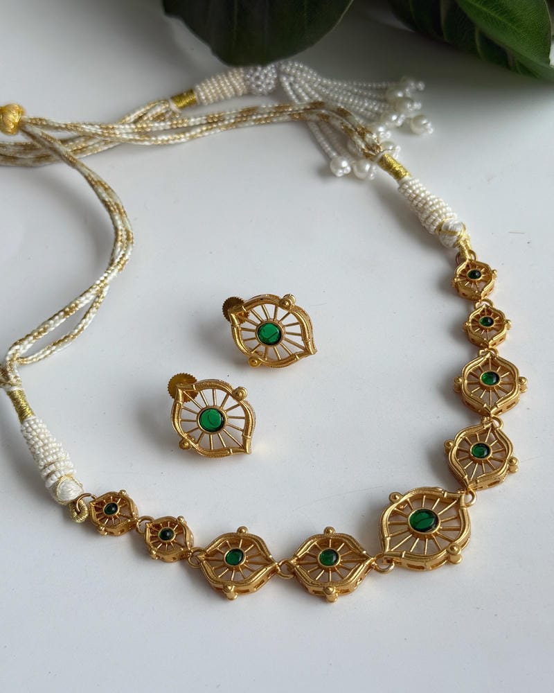 DAMINI SLEEK CHOKER SET