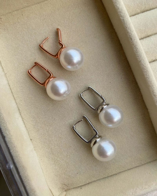 ARIELLA PEARL EARRINGS