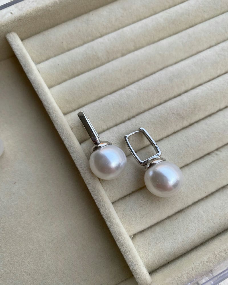 ARIELLA PEARL EARRINGS