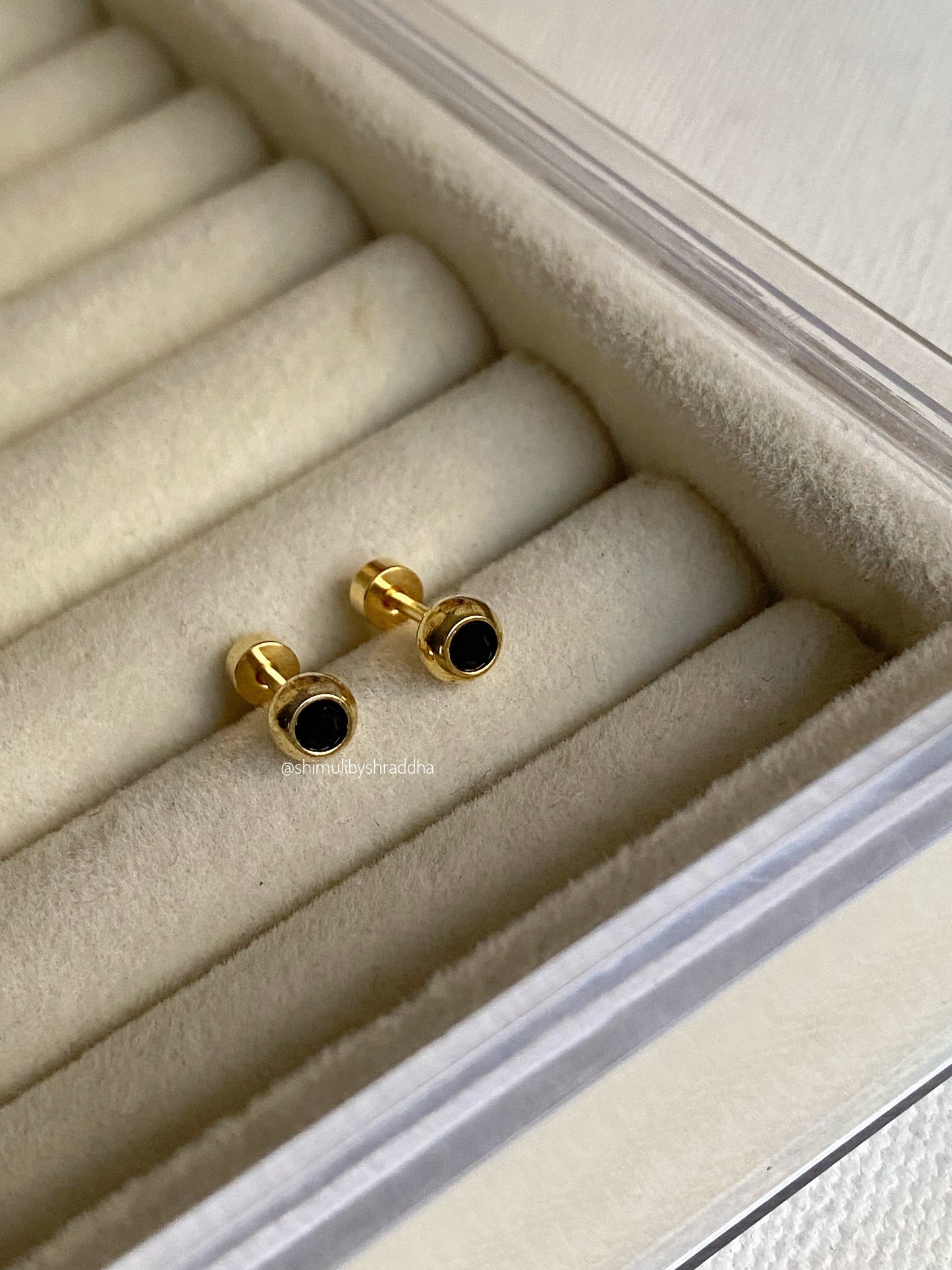 RHEA STUDS