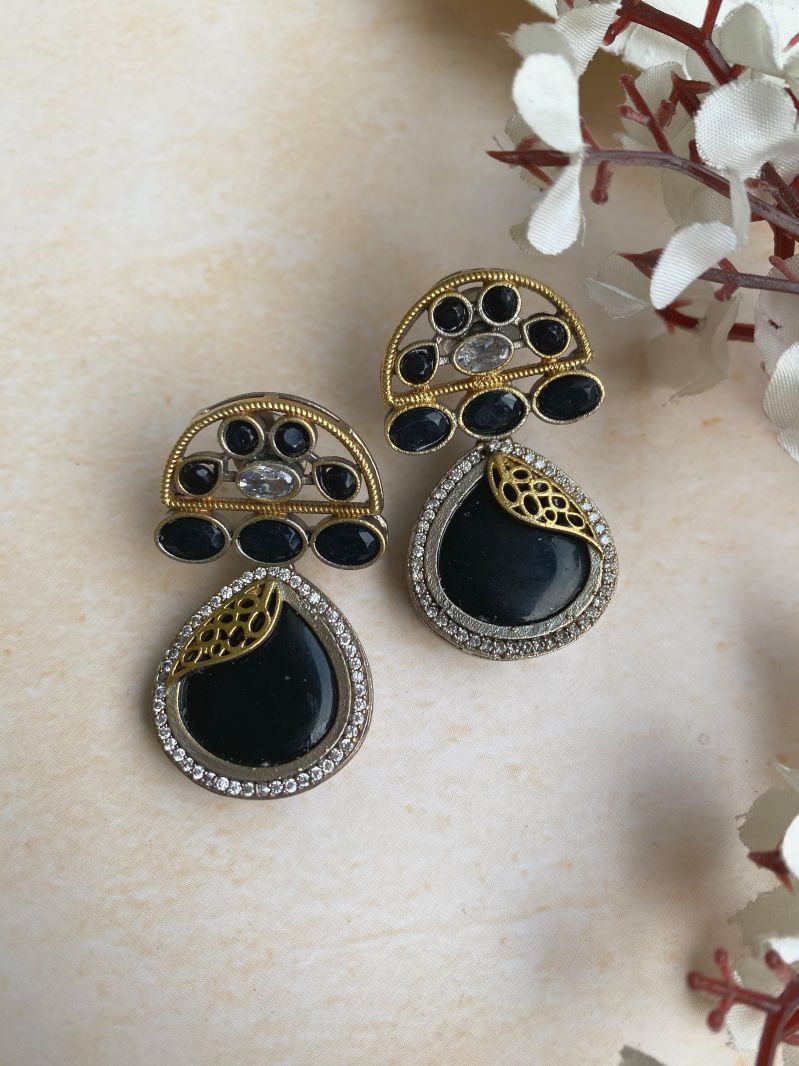 AISHANI EARRINGS