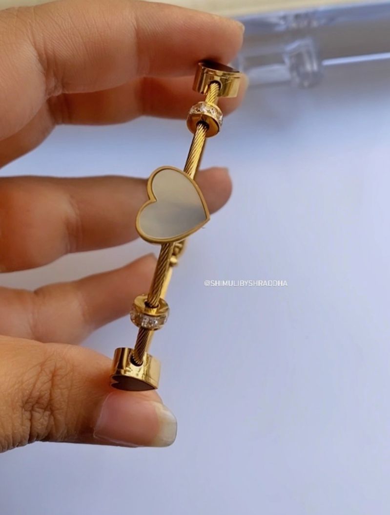 GOLDEN HEART BRACELET