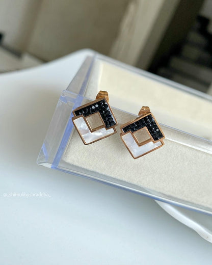 GRACE STUD EARRINGS