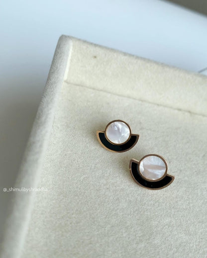 AVERY STUD EARRINGS