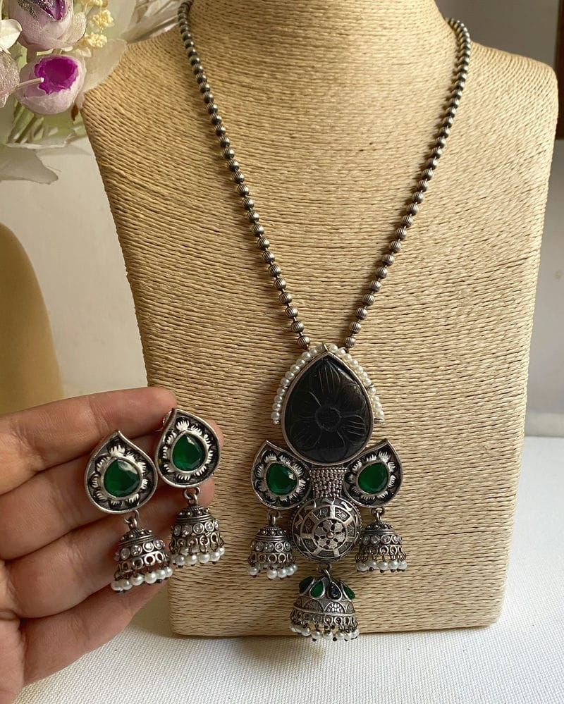 FALGUNI NECKLACE SET