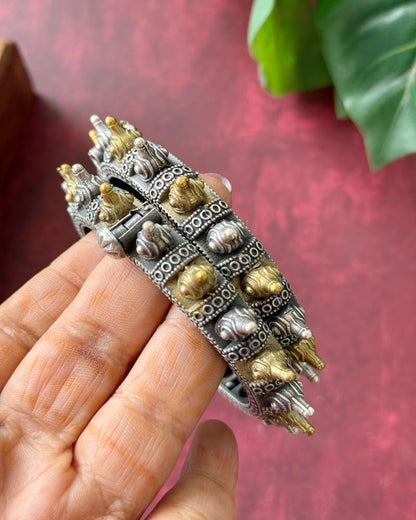 YASHVI DUAL TONE OPENABLE BANGLE