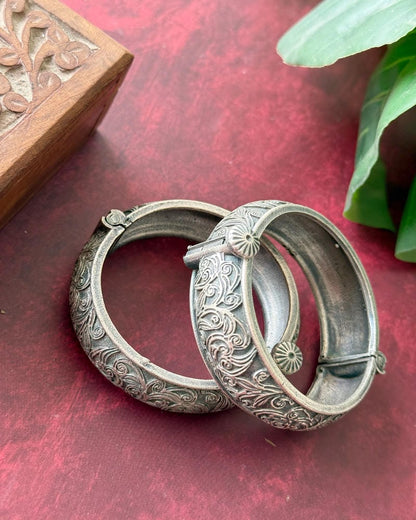 POORNIMA OPENABLE BANGLE