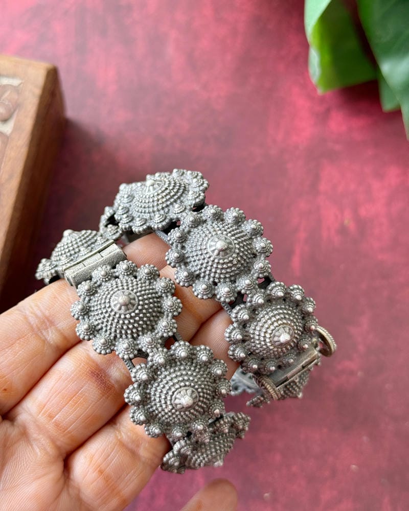 ADREJA OPENABLE BANGLE