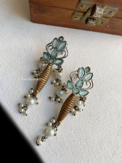 NITI DUAL TONE EARRINGS