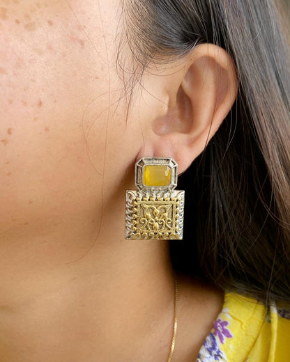 AADHIRA STUDS