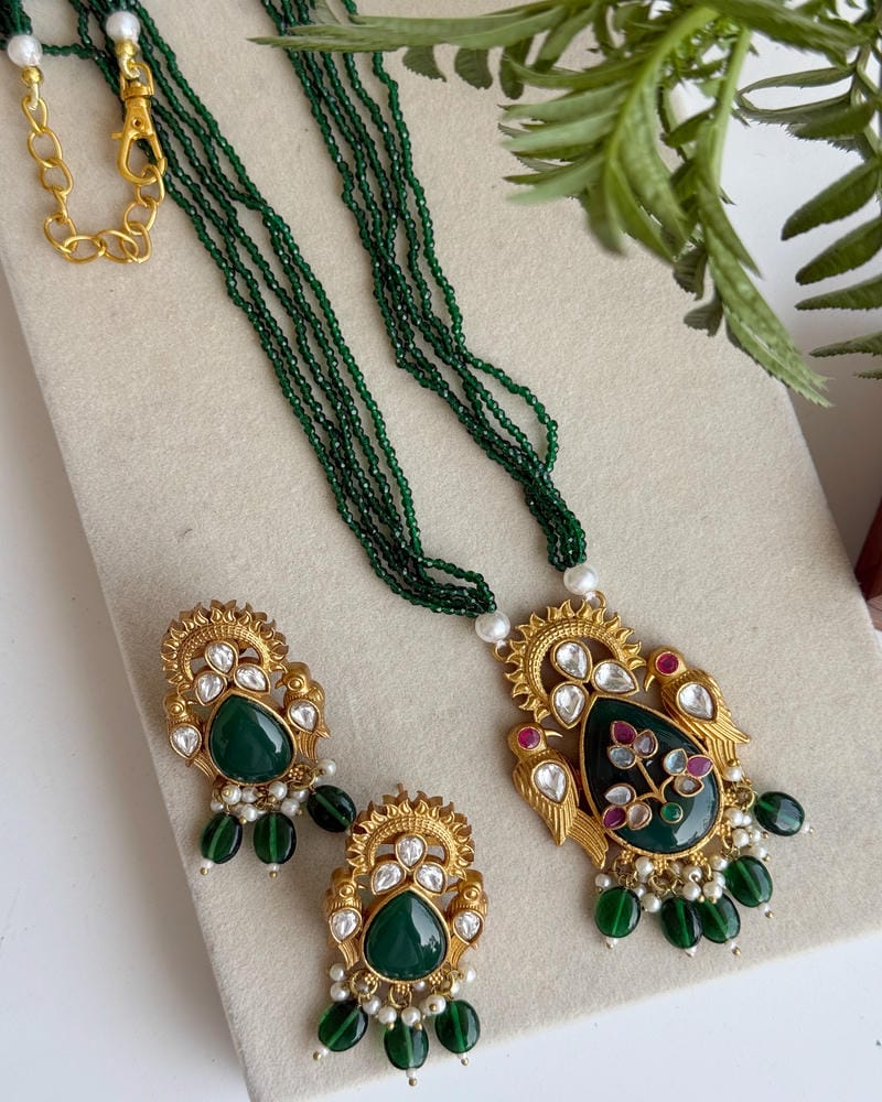 HIMANSHI NECKLACE SET