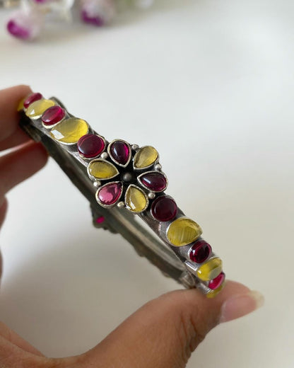 SILVERLOOKALIKE SLEEK OPENABLE STONE BANGLE