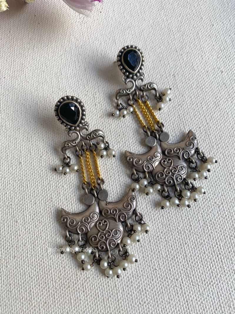 NIVISHA DUAL TONE EARRINGS