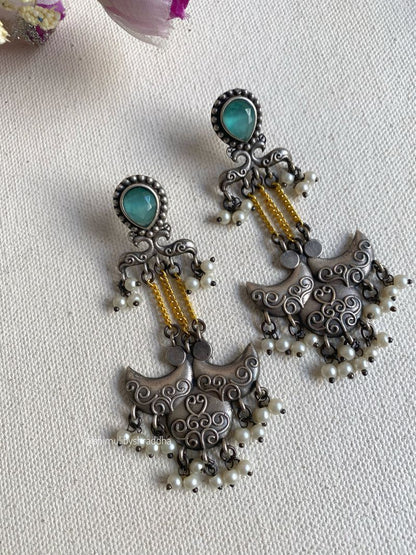 NIVISHA DUAL TONE EARRINGS