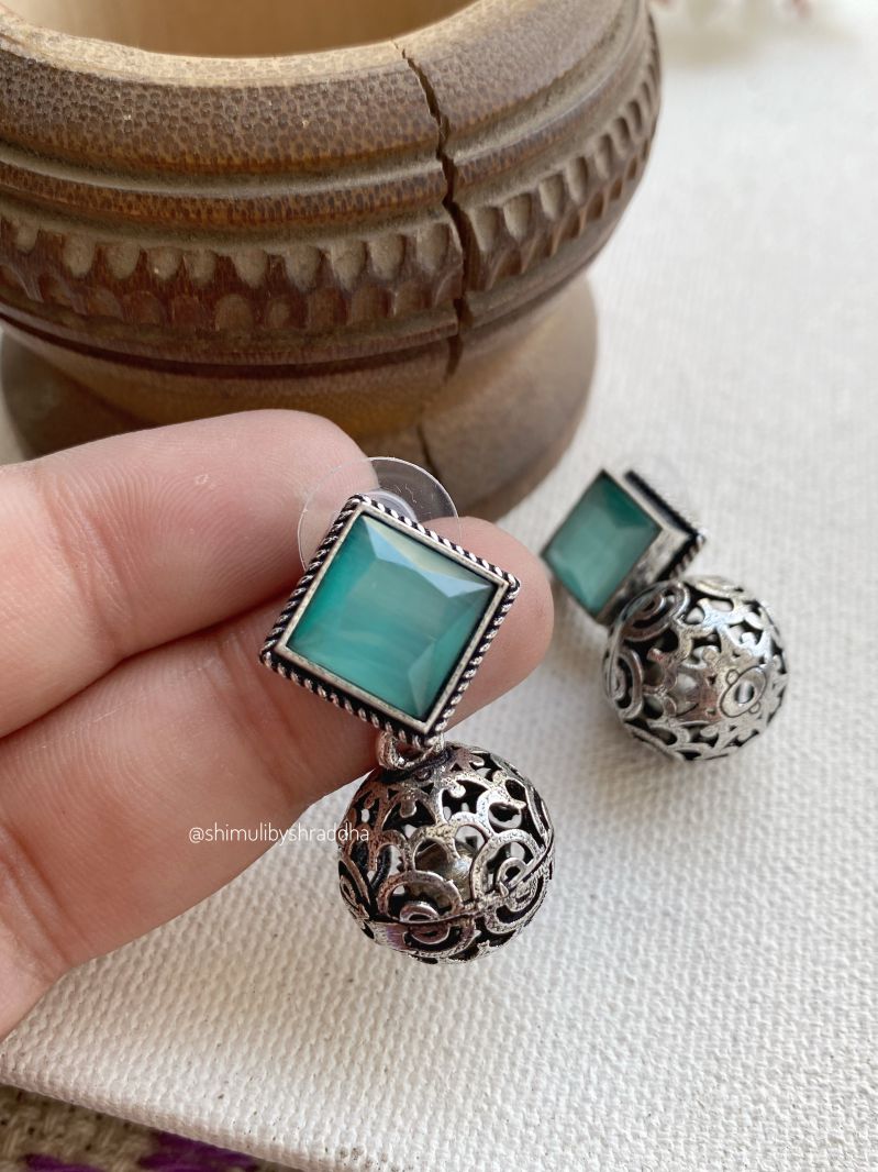 AADRIKA STONE EARRINGS