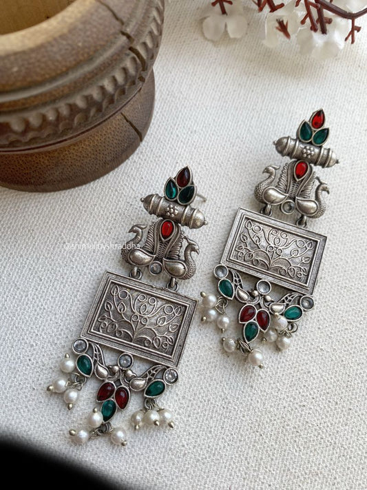 LAKSHA STONE EARRING