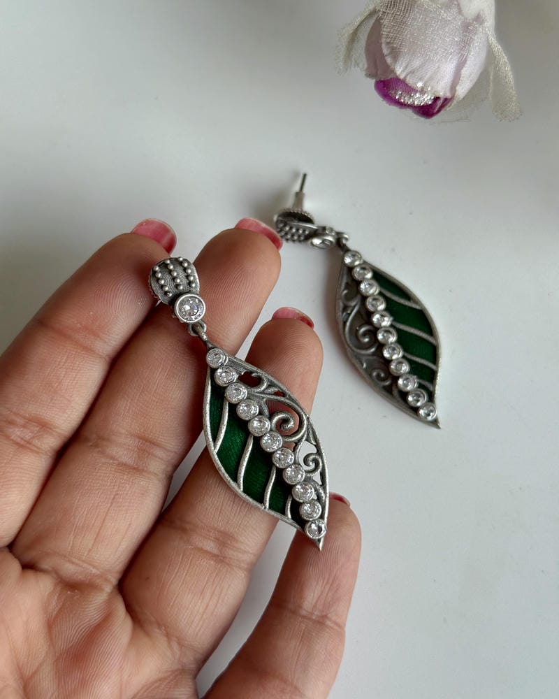 NAAVYA EARRINGS
