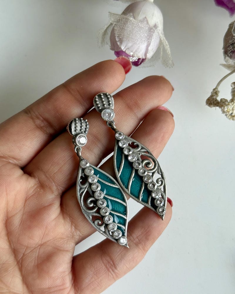 NAAVYA EARRINGS