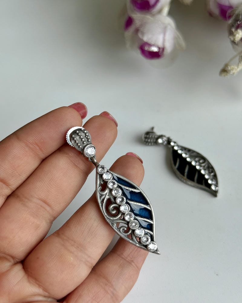 NAAVYA EARRINGS