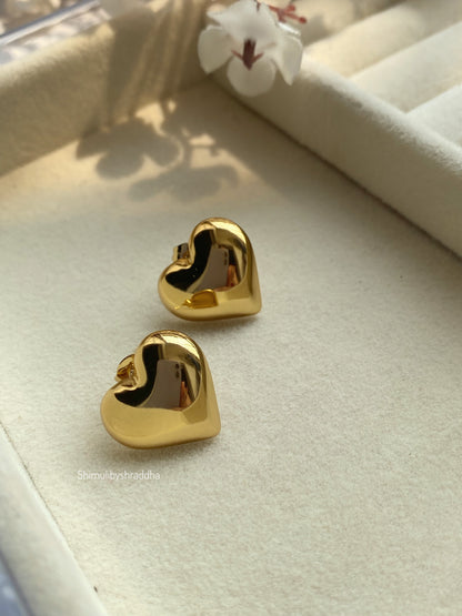 NYLA HEART STUDS